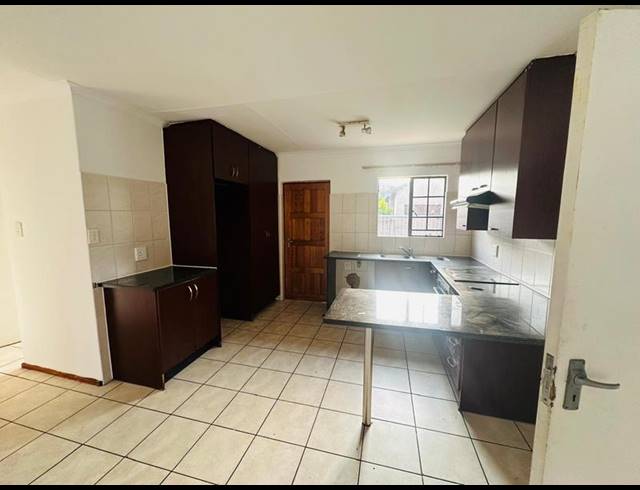 3 BEDROOM HOUSE FOR SALE IN ALBEMARLE